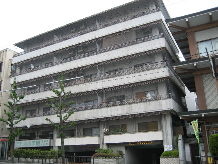 インペリアル東岡崎