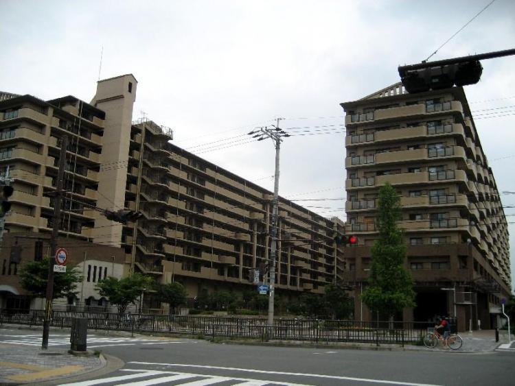 ファミールガーデン二条駅前