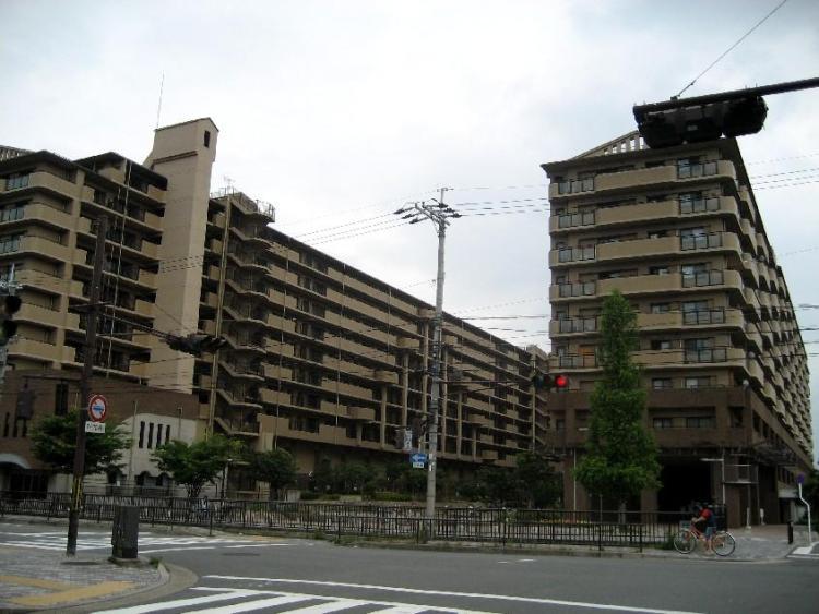 ファミールガーデン二条駅前